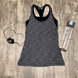 Lululemon Strappy 2-in-1 tank - Size 4